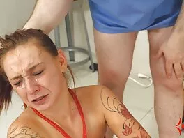 Փափկասուն շիկահեր MILF- ի սիրելին օգտագործվում է եվրոյի սանիկի կողմից